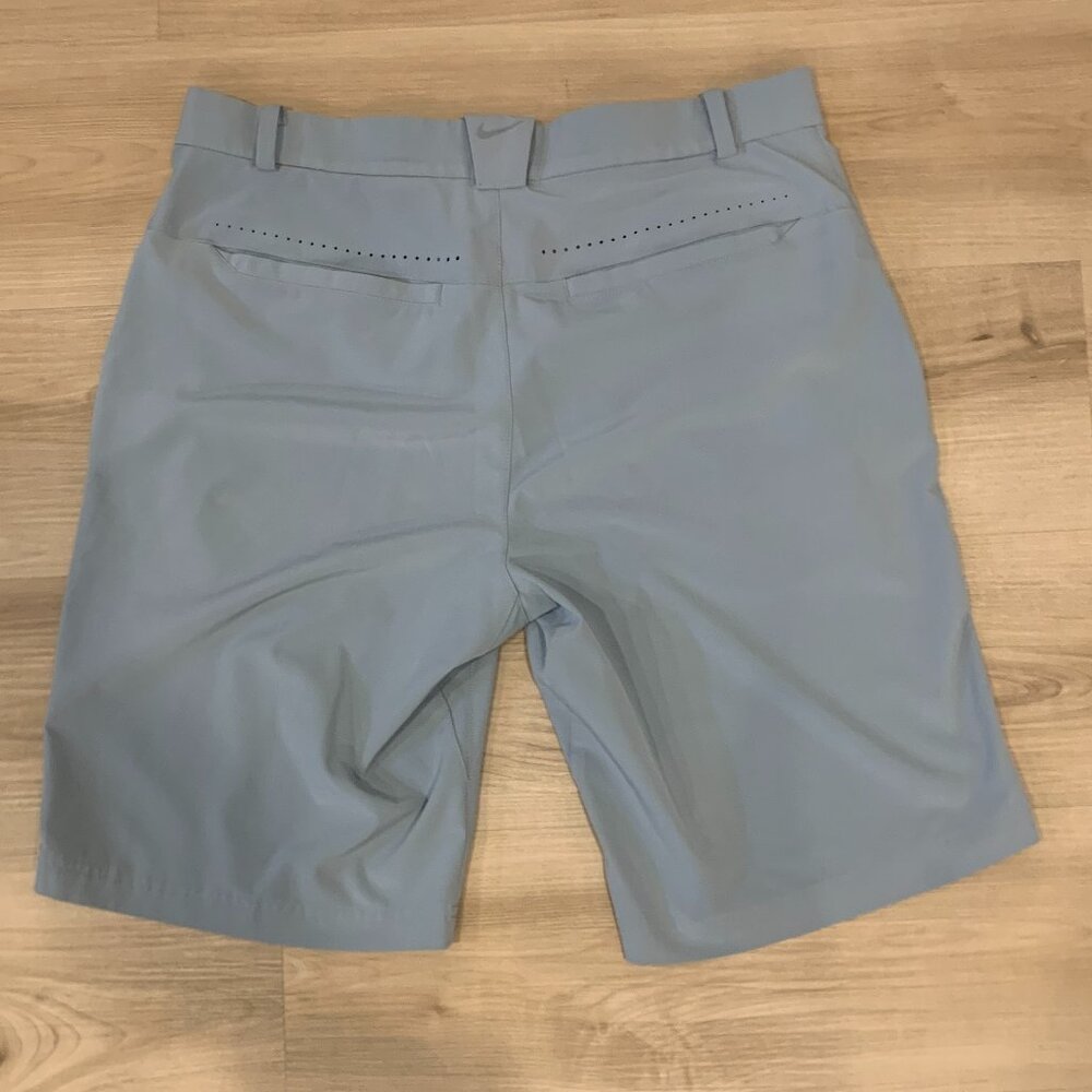Men's Nike Golf Dri-Fit Size 32 Tour Shorts in a baby blue colour light shorts - Picture 2 of 8